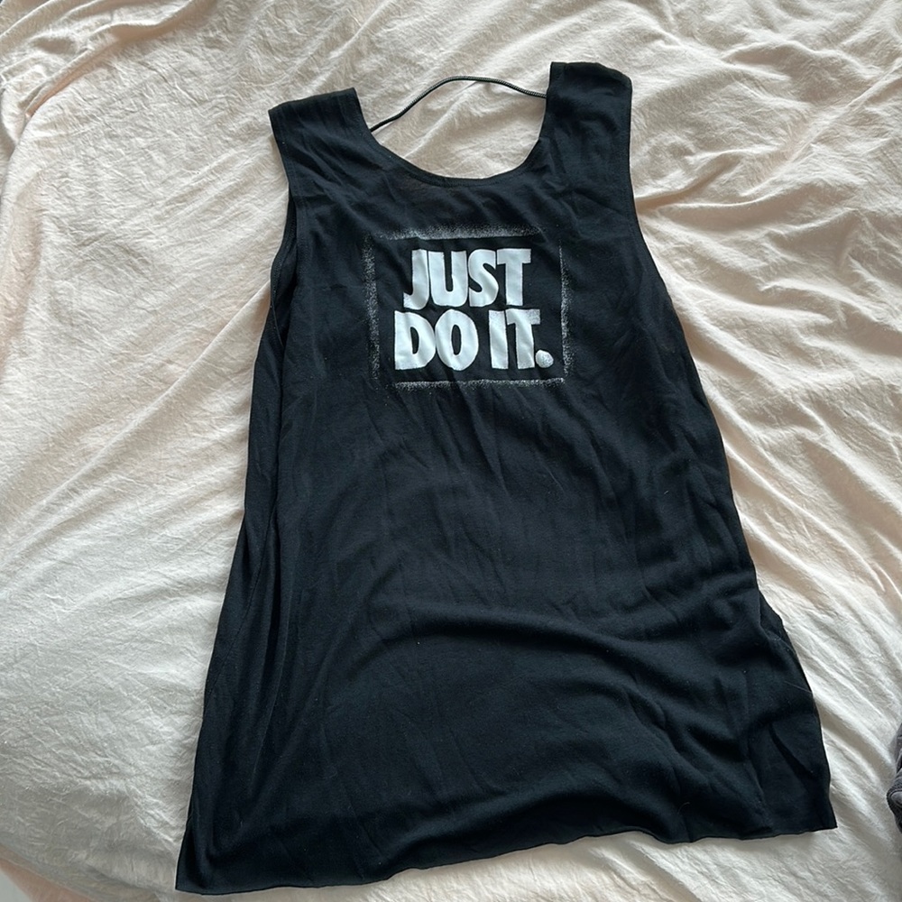 Nike top